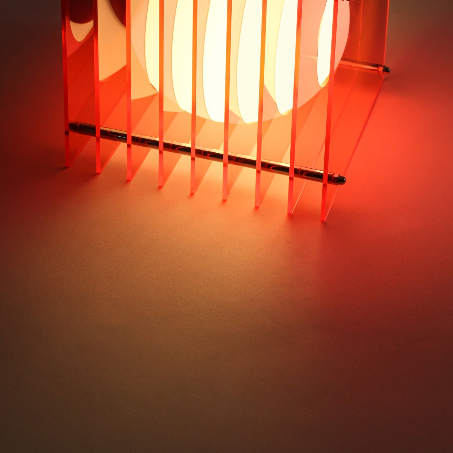 Lớp small square in electric pink acrylic CE