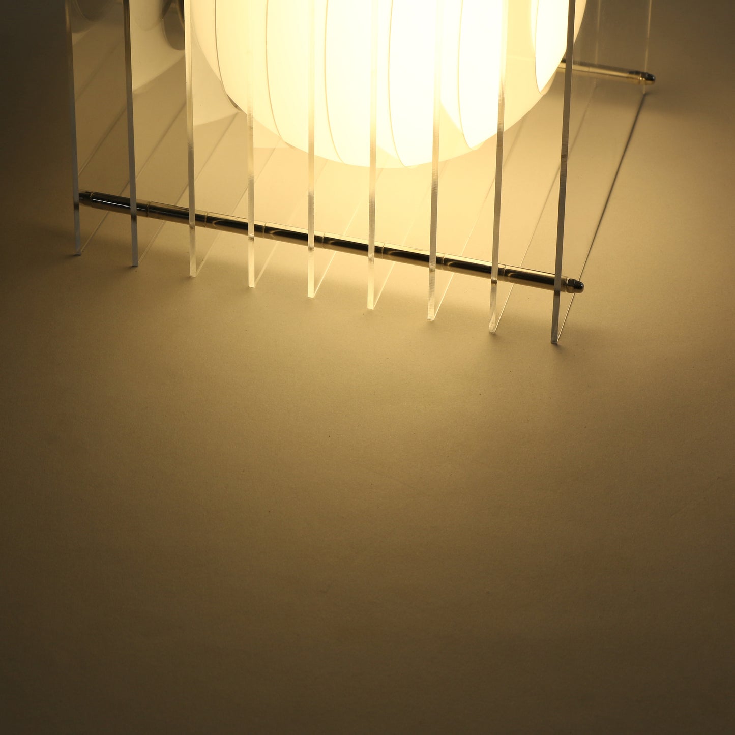 Lớp big square in clear acrylic CE