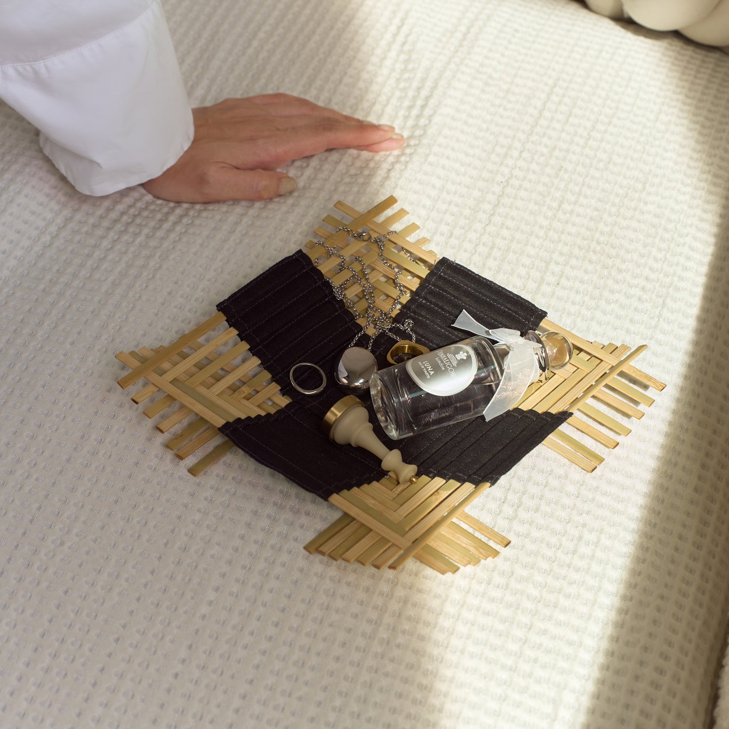 Đan Catch-all in black