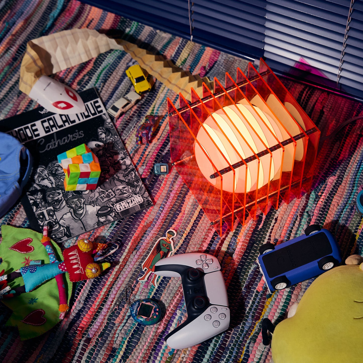 Lớp small square in electric pink acrylic