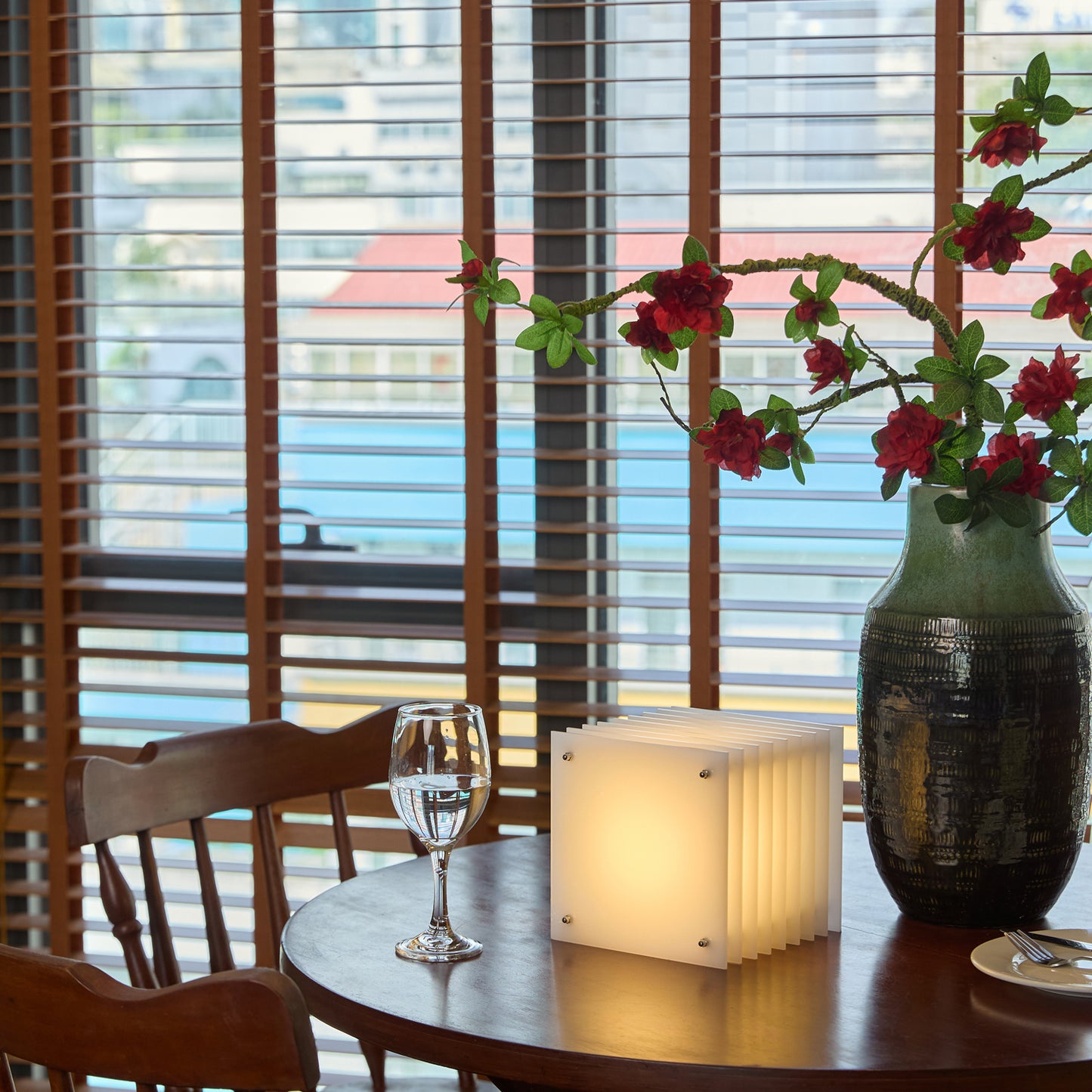 Lớp small square in milky acrylic